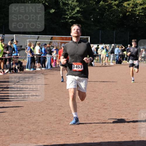 27.09.2026 - 35. Volkslauf durch das schöne Alstertal Strokosch-Dieckow http://msf.ph/oto/10585593 27.09.2026 11:45:46 Ziel 1453, 2384 meine-sportfotos.de
