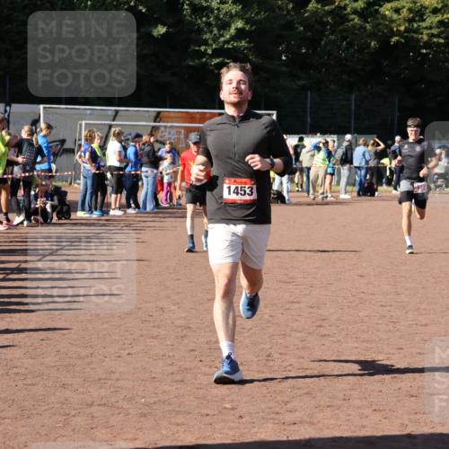 27.09.2026 - 35. Volkslauf durch das schöne Alstertal Strokosch-Dieckow http://msf.ph/oto/10585594 27.09.2026 11:45:46 Ziel 1453, 2384 meine-sportfotos.de