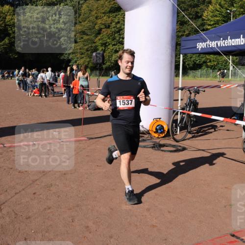 27.09.2026 - 35. Volkslauf durch das schöne Alstertal Strokosch-Dieckow http://msf.ph/oto/10585597 27.09.2026 11:45:30 Ziel 1537, 3197, 3199 meine-sportfotos.de