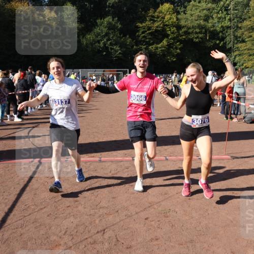 27.09.2026 - 35. Volkslauf durch das schöne Alstertal Strokosch-Dieckow http://msf.ph/oto/10585634 27.09.2026 11:45:15 Ziel 1470, 3066, 3076, 3124, 3137, 3283, 3284 meine-sportfotos.de