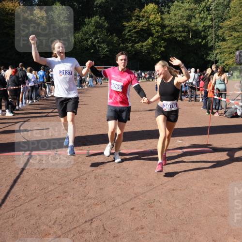 27.09.2026 - 35. Volkslauf durch das schöne Alstertal Strokosch-Dieckow http://msf.ph/oto/10585639 27.09.2026 11:45:15 Ziel 1470, 3066, 3076, 3124, 3137, 3283, 3284 meine-sportfotos.de