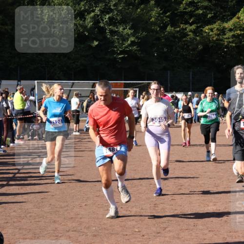 27.09.2026 - 35. Volkslauf durch das schöne Alstertal Strokosch-Dieckow http://msf.ph/oto/10585664 27.09.2026 11:45:08 Ziel 1442, 1451, 1470, 1481, 3045, 3066, 3076, 3124, 3137, 3283, 3284, 3357 meine-sportfotos.de