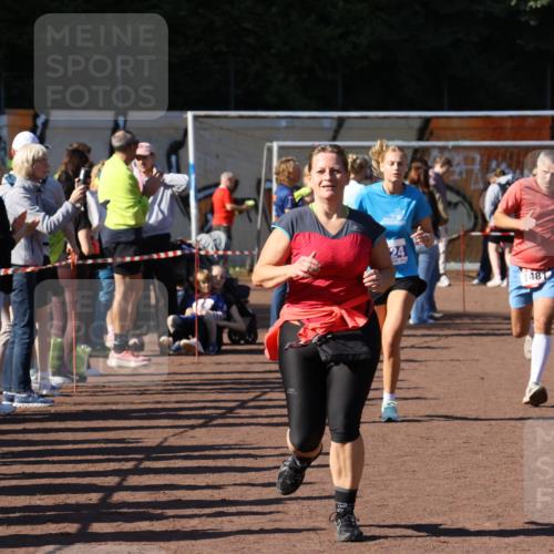 27.09.2026 - 35. Volkslauf durch das schöne Alstertal Strokosch-Dieckow http://msf.ph/oto/10585671 27.09.2026 11:45:04 Ziel 1442, 1451, 1481, 3045, 3124, 3283, 3284, 3357 meine-sportfotos.de