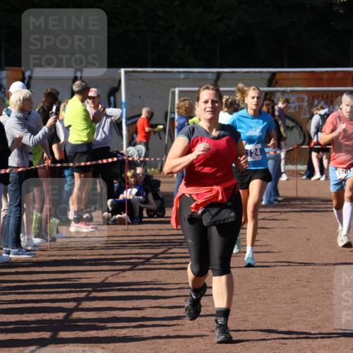 27.09.2026 - 35. Volkslauf durch das schöne Alstertal Strokosch-Dieckow http://msf.ph/oto/10585672 27.09.2026 11:45:04 Ziel 1442, 1451, 1481, 3045, 3124, 3283, 3284, 3357 meine-sportfotos.de