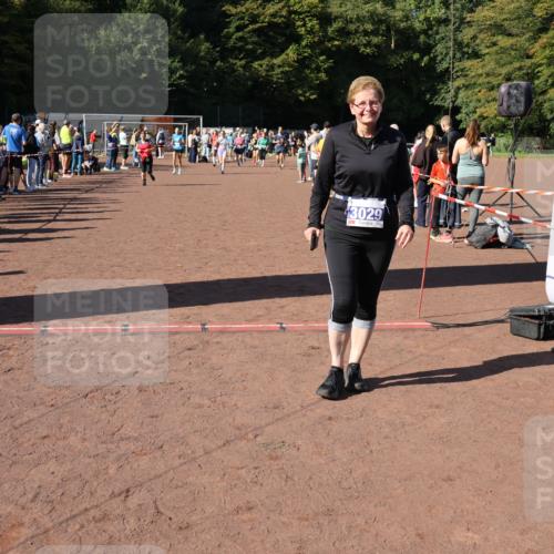 27.09.2026 - 35. Volkslauf durch das schöne Alstertal Strokosch-Dieckow http://msf.ph/oto/10585676 27.09.2026 11:45:00 Ziel 1481, 3029, 3357 meine-sportfotos.de