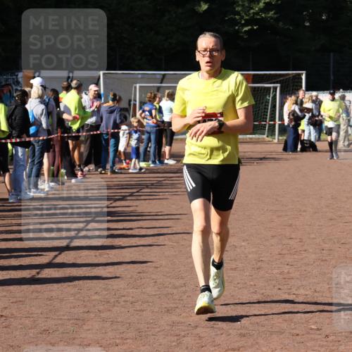 27.09.2026 - 35. Volkslauf durch das schöne Alstertal Strokosch-Dieckow http://msf.ph/oto/10585731 27.09.2026 11:44:17 Ziel 1476, 3113 meine-sportfotos.de