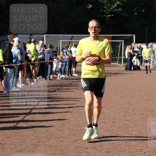 27.09.2026 - 35. Volkslauf durch das schöne Alstertal Strokosch-Dieckow http://msf.ph/oto/10585732 27.09.2026 11:44:17 Ziel 1476, 3113 meine-sportfotos.de