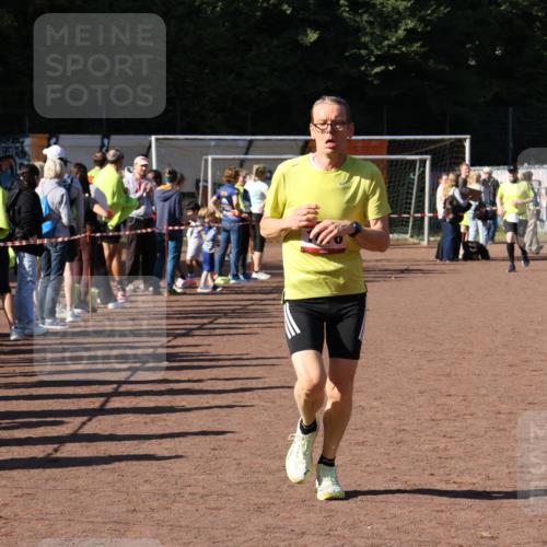27.09.2026 - 35. Volkslauf durch das schöne Alstertal Strokosch-Dieckow http://msf.ph/oto/10585733 27.09.2026 11:44:17 Ziel 1476, 3113 meine-sportfotos.de