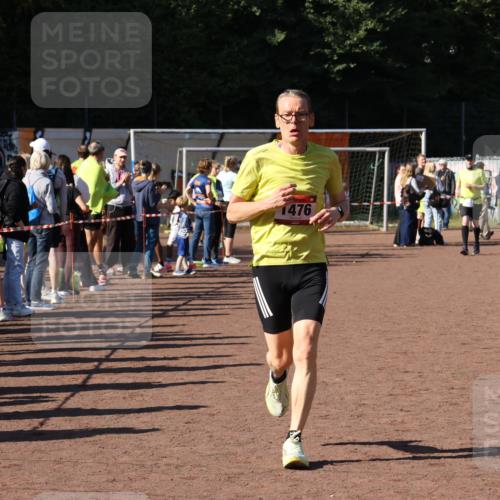 27.09.2026 - 35. Volkslauf durch das schöne Alstertal Strokosch-Dieckow http://msf.ph/oto/10585735 27.09.2026 11:44:16 Ziel 1476, 3113, 3390 meine-sportfotos.de