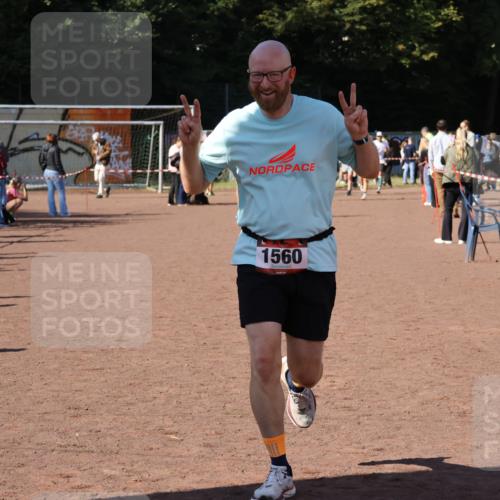 27.09.2026 - 35. Volkslauf durch das schöne Alstertal Strokosch-Dieckow http://msf.ph/oto/10585739 27.09.2026 11:56:15 Ziel 1019, 1560 meine-sportfotos.de