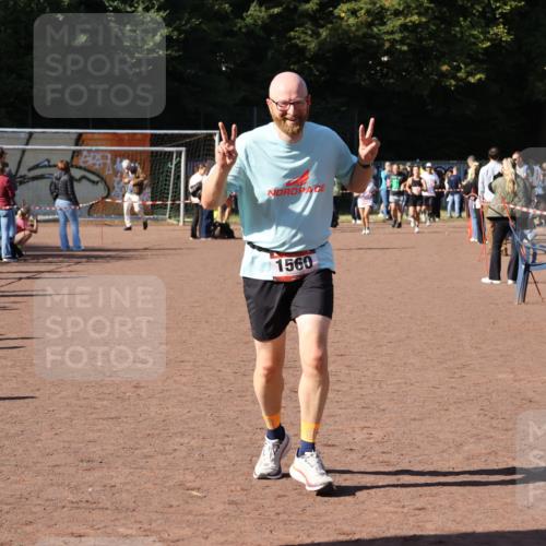 27.09.2026 - 35. Volkslauf durch das schöne Alstertal Strokosch-Dieckow http://msf.ph/oto/10585747 27.09.2026 11:56:15 Ziel 1019, 1560 meine-sportfotos.de