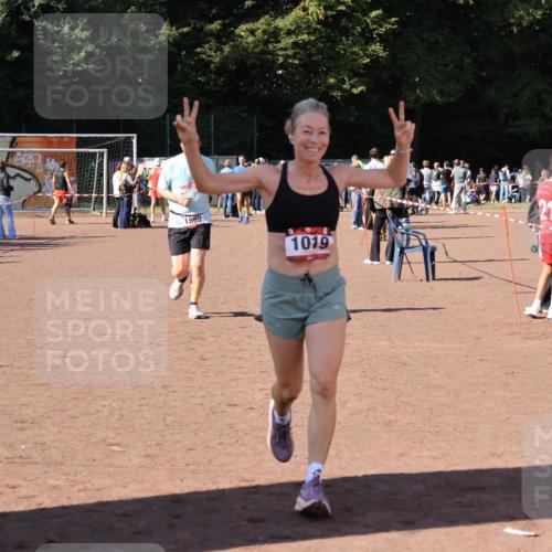 27.09.2026 - 35. Volkslauf durch das schöne Alstertal Strokosch-Dieckow http://msf.ph/oto/10585758 27.09.2026 11:56:12 Ziel 1019, 1531, 1560 meine-sportfotos.de