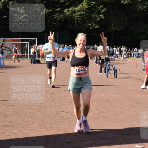 27.09.2026 - 35. Volkslauf durch das schöne Alstertal Strokosch-Dieckow http://msf.ph/oto/10585760 27.09.2026 11:56:12 Ziel 1019, 1531, 1560 meine-sportfotos.de