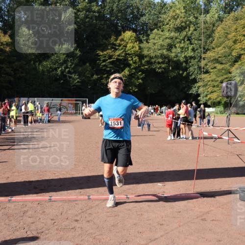 27.09.2026 - 35. Volkslauf durch das schöne Alstertal Strokosch-Dieckow http://msf.ph/oto/10585770 27.09.2026 11:56:09 Ziel 1019, 1531, 1534, 1560 meine-sportfotos.de