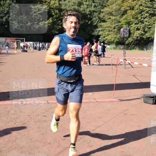 27.09.2026 - 35. Volkslauf durch das schöne Alstertal Strokosch-Dieckow http://msf.ph/oto/10585792 27.09.2026 11:55:52 Ziel 1525, 2335, 2379 meine-sportfotos.de