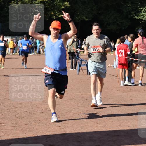 27.09.2026 - 35. Volkslauf durch das schöne Alstertal Strokosch-Dieckow http://msf.ph/oto/10585825 27.09.2026 11:55:45 Ziel 1513, 1517, 1525, 1533, 1559, 2335, 2379 meine-sportfotos.de