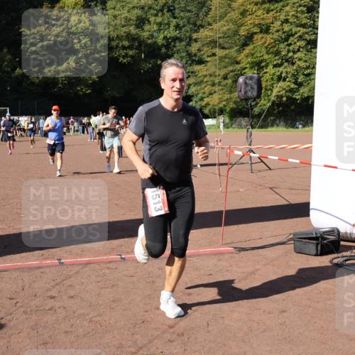 27.09.2026 - 35. Volkslauf durch das schöne Alstertal Strokosch-Dieckow http://msf.ph/oto/10585829 27.09.2026 11:55:43 Ziel 1513, 1517, 1525, 1533, 1559, 2335, 2379 meine-sportfotos.de