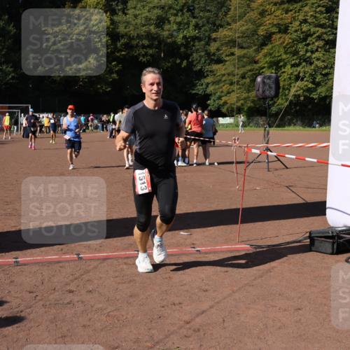 27.09.2026 - 35. Volkslauf durch das schöne Alstertal Strokosch-Dieckow http://msf.ph/oto/10585833 27.09.2026 11:55:43 Ziel 1513, 1517, 1525, 1533, 1559, 2335, 2379 meine-sportfotos.de