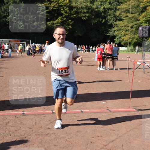 27.09.2026 - 35. Volkslauf durch das schöne Alstertal Strokosch-Dieckow http://msf.ph/oto/10585838 27.09.2026 11:55:41 Ziel 1513, 1517, 1525, 1533, 1559 meine-sportfotos.de