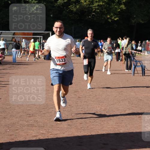 27.09.2026 - 35. Volkslauf durch das schöne Alstertal Strokosch-Dieckow http://msf.ph/oto/10585843 27.09.2026 11:55:40 Ziel 1513, 1517, 1533, 1559, 3136 meine-sportfotos.de
