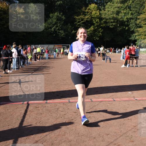 27.09.2026 - 35. Volkslauf durch das schöne Alstertal Strokosch-Dieckow http://msf.ph/oto/10585844 27.09.2026 11:55:37 Ziel 1513, 1533, 3136 meine-sportfotos.de