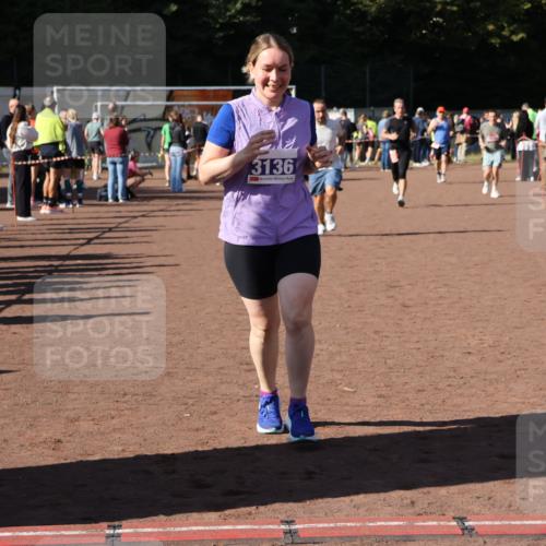 27.09.2026 - 35. Volkslauf durch das schöne Alstertal Strokosch-Dieckow http://msf.ph/oto/10585850 27.09.2026 11:55:36 Ziel 1513, 1533, 3136 meine-sportfotos.de