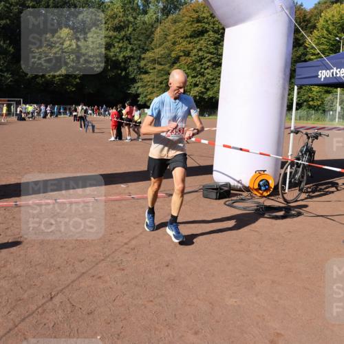 27.09.2026 - 35. Volkslauf durch das schöne Alstertal Strokosch-Dieckow http://msf.ph/oto/10585859 27.09.2026 11:55:21 Ziel 1489, 1549, 2353 meine-sportfotos.de