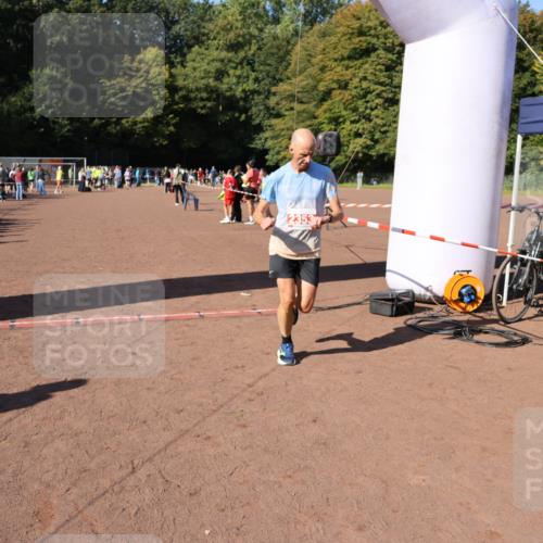 27.09.2026 - 35. Volkslauf durch das schöne Alstertal Strokosch-Dieckow http://msf.ph/oto/10585861 27.09.2026 11:55:21 Ziel 1489, 1549, 2353 meine-sportfotos.de