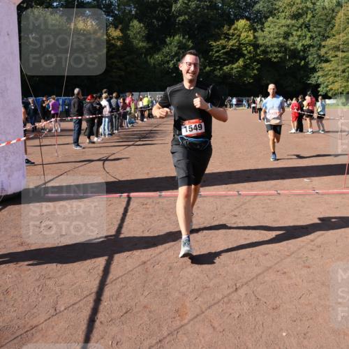 27.09.2026 - 35. Volkslauf durch das schöne Alstertal Strokosch-Dieckow http://msf.ph/oto/10585867 27.09.2026 11:55:19 Ziel 1489, 1549, 2353 meine-sportfotos.de