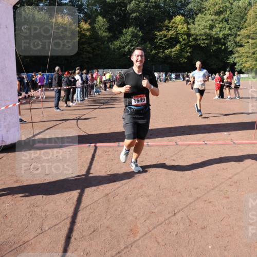 27.09.2026 - 35. Volkslauf durch das schöne Alstertal Strokosch-Dieckow http://msf.ph/oto/10585869 27.09.2026 11:55:19 Ziel 1489, 1549, 2353 meine-sportfotos.de