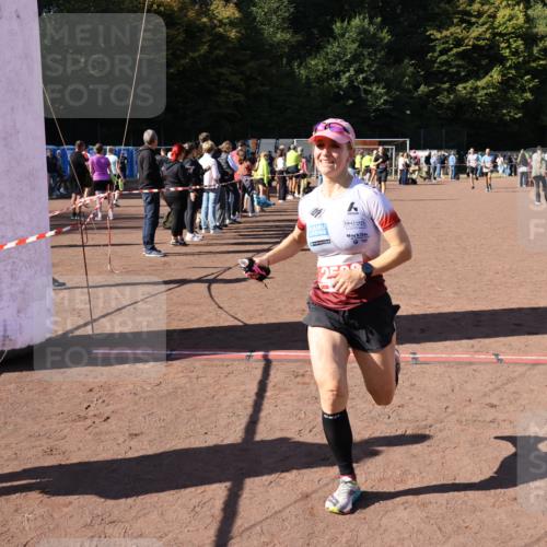 27.09.2026 - 35. Volkslauf durch das schöne Alstertal Strokosch-Dieckow http://msf.ph/oto/10585887 27.09.2026 11:55:11 Ziel 1489, 1549, 2502 meine-sportfotos.de