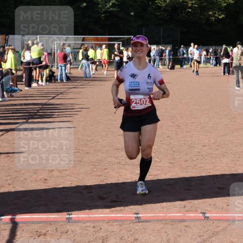 27.09.2026 - 35. Volkslauf durch das schöne Alstertal Strokosch-Dieckow http://msf.ph/oto/10585894 27.09.2026 11:55:10 Ziel 1489, 1549, 2502 meine-sportfotos.de