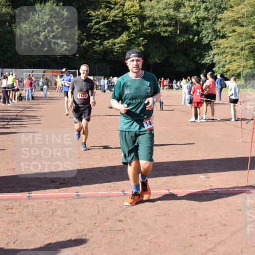 27.09.2026 - 35. Volkslauf durch das schöne Alstertal Strokosch-Dieckow http://msf.ph/oto/10585917 27.09.2026 11:54:57 Ziel 1472, 1497, 2334 meine-sportfotos.de