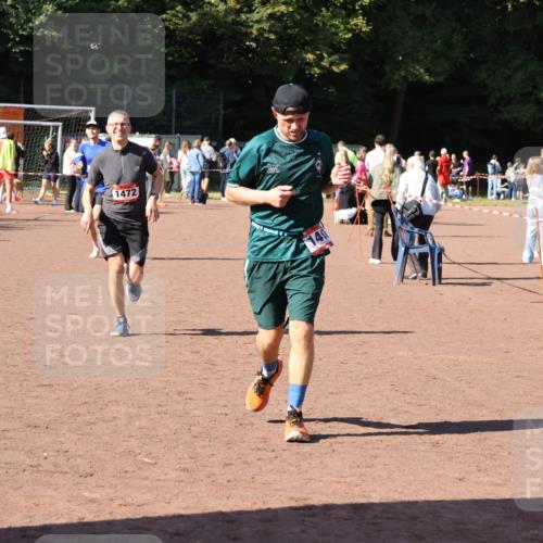 27.09.2026 - 35. Volkslauf durch das schöne Alstertal Strokosch-Dieckow http://msf.ph/oto/10585921 27.09.2026 11:54:55 Ziel 1472, 1497, 2334 meine-sportfotos.de