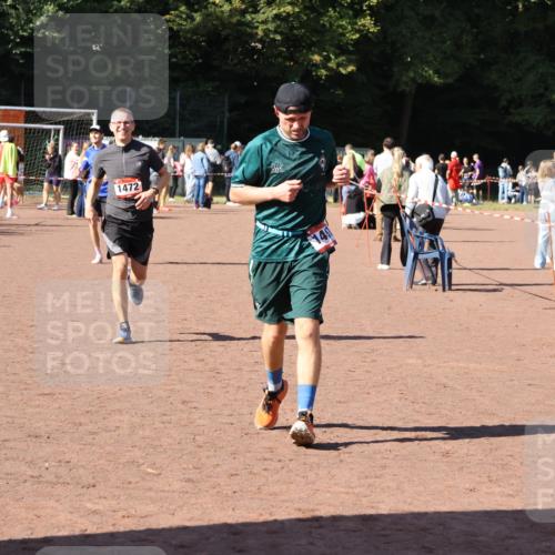 27.09.2026 - 35. Volkslauf durch das schöne Alstertal Strokosch-Dieckow http://msf.ph/oto/10585922 27.09.2026 11:54:55 Ziel 1472, 1497, 2334 meine-sportfotos.de