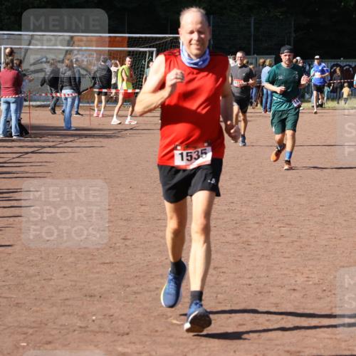 27.09.2026 - 35. Volkslauf durch das schöne Alstertal Strokosch-Dieckow http://msf.ph/oto/10585932 27.09.2026 11:54:50 Ziel 1472, 1497, 1535 meine-sportfotos.de