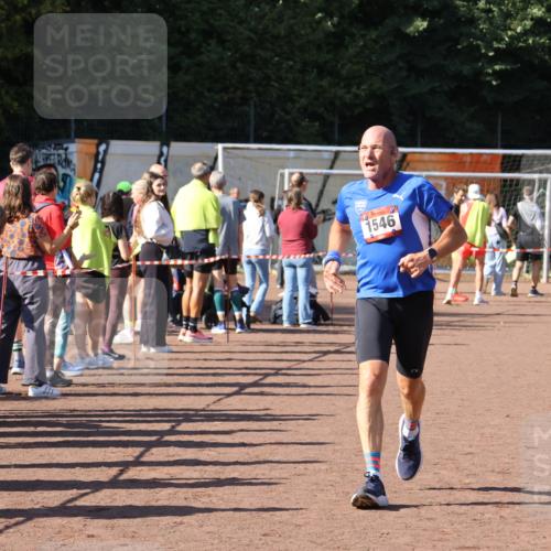27.09.2026 - 35. Volkslauf durch das schöne Alstertal Strokosch-Dieckow http://msf.ph/oto/10585943 27.09.2026 11:54:43 Ziel 1535, 1546, 2462 meine-sportfotos.de