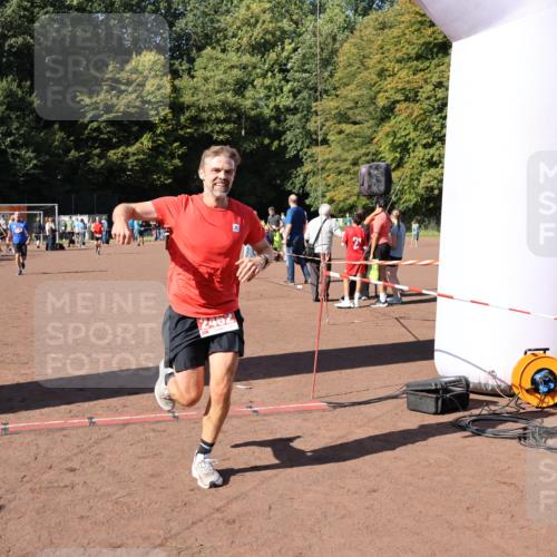 27.09.2026 - 35. Volkslauf durch das schöne Alstertal Strokosch-Dieckow http://msf.ph/oto/10585951 27.09.2026 11:54:40 Ziel 1546, 1571, 2462 meine-sportfotos.de