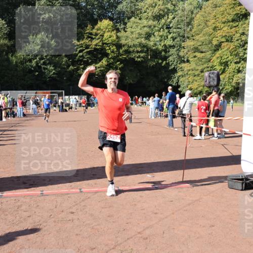 27.09.2026 - 35. Volkslauf durch das schöne Alstertal Strokosch-Dieckow http://msf.ph/oto/10585956 27.09.2026 11:54:39 Ziel 1546, 1571, 2462 meine-sportfotos.de