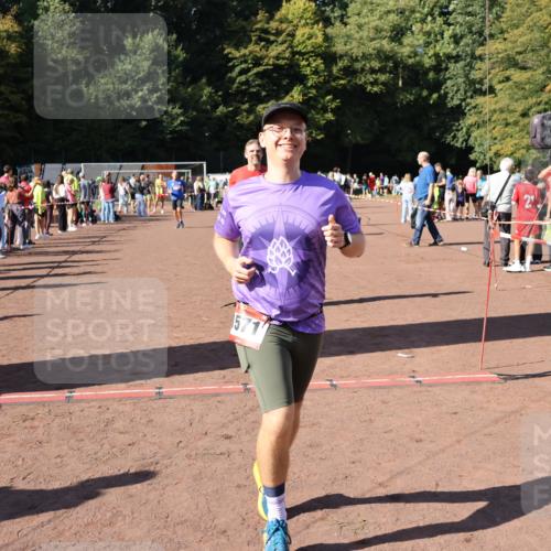 27.09.2026 - 35. Volkslauf durch das schöne Alstertal Strokosch-Dieckow http://msf.ph/oto/10585958 27.09.2026 11:54:38 Ziel 1546, 1571, 2462 meine-sportfotos.de