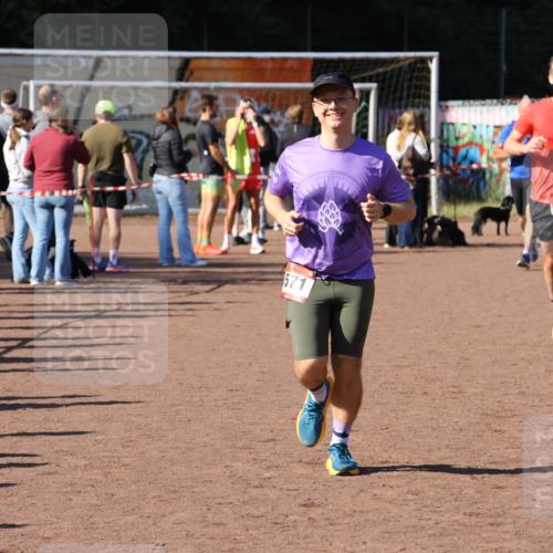 27.09.2026 - 35. Volkslauf durch das schöne Alstertal Strokosch-Dieckow http://msf.ph/oto/10585967 27.09.2026 11:54:35 Ziel 1571, 2462 meine-sportfotos.de