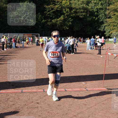 27.09.2026 - 35. Volkslauf durch das schöne Alstertal Strokosch-Dieckow http://msf.ph/oto/10585988 27.09.2026 11:54:23 Ziel 1013, 1016 meine-sportfotos.de