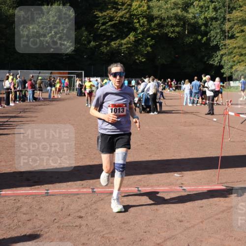 27.09.2026 - 35. Volkslauf durch das schöne Alstertal Strokosch-Dieckow http://msf.ph/oto/10585989 27.09.2026 11:54:23 Ziel 1013, 1016 meine-sportfotos.de