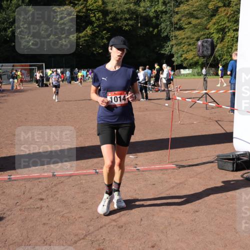 27.09.2026 - 35. Volkslauf durch das schöne Alstertal Strokosch-Dieckow http://msf.ph/oto/10585998 27.09.2026 11:54:17 Ziel 1013, 1014, 1518, 2119 meine-sportfotos.de