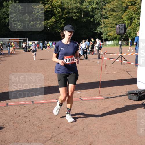 27.09.2026 - 35. Volkslauf durch das schöne Alstertal Strokosch-Dieckow http://msf.ph/oto/10585999 27.09.2026 11:54:17 Ziel 1013, 1014, 1518, 2119 meine-sportfotos.de