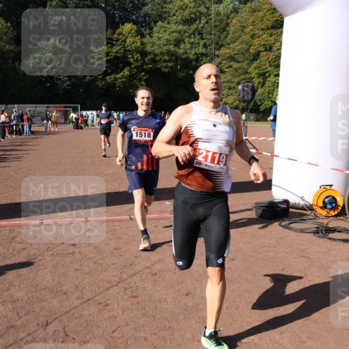 27.09.2026 - 35. Volkslauf durch das schöne Alstertal Strokosch-Dieckow http://msf.ph/oto/10586011 27.09.2026 11:54:14 Ziel 1013, 1014, 1518, 2119 meine-sportfotos.de