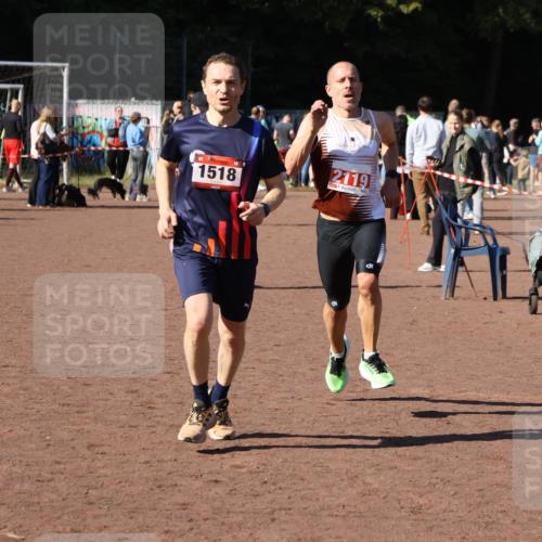27.09.2026 - 35. Volkslauf durch das schöne Alstertal Strokosch-Dieckow http://msf.ph/oto/10586022 27.09.2026 11:54:12 Ziel 1014, 1518, 2119 meine-sportfotos.de