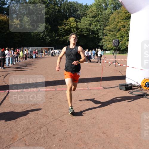 27.09.2026 - 35. Volkslauf durch das schöne Alstertal Strokosch-Dieckow http://msf.ph/oto/10586029 27.09.2026 11:54:05 Ziel 1518, 2119, 2485 meine-sportfotos.de