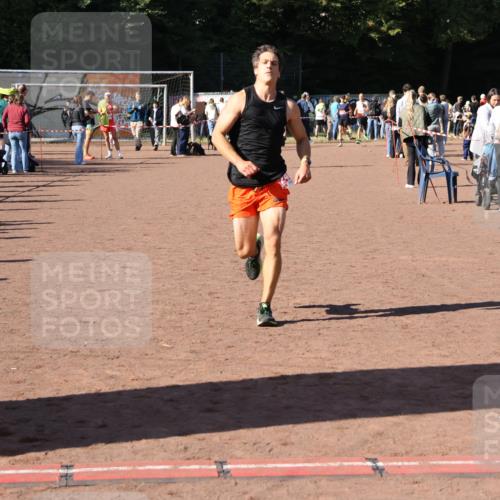 27.09.2026 - 35. Volkslauf durch das schöne Alstertal Strokosch-Dieckow http://msf.ph/oto/10586041 27.09.2026 11:54:04 Ziel 2485 meine-sportfotos.de