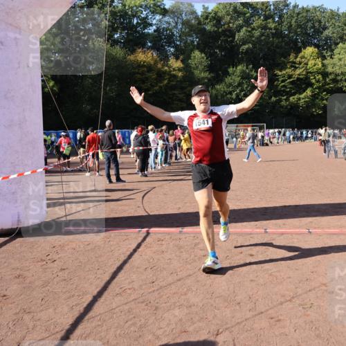 27.09.2026 - 35. Volkslauf durch das schöne Alstertal Strokosch-Dieckow http://msf.ph/oto/10586050 27.09.2026 11:53:52 Ziel 1541 meine-sportfotos.de